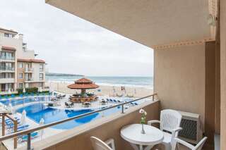 Апарт-отели Obzor Beach Resort Обзор Апартаменты с 1 спальней и видом на бассейн (2 взрослых + 2 ребенка)-5